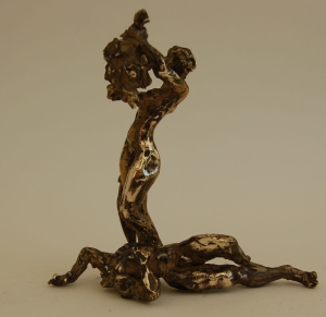 Judith brandissant la tête d'Holopherne au dessus de son cadavre